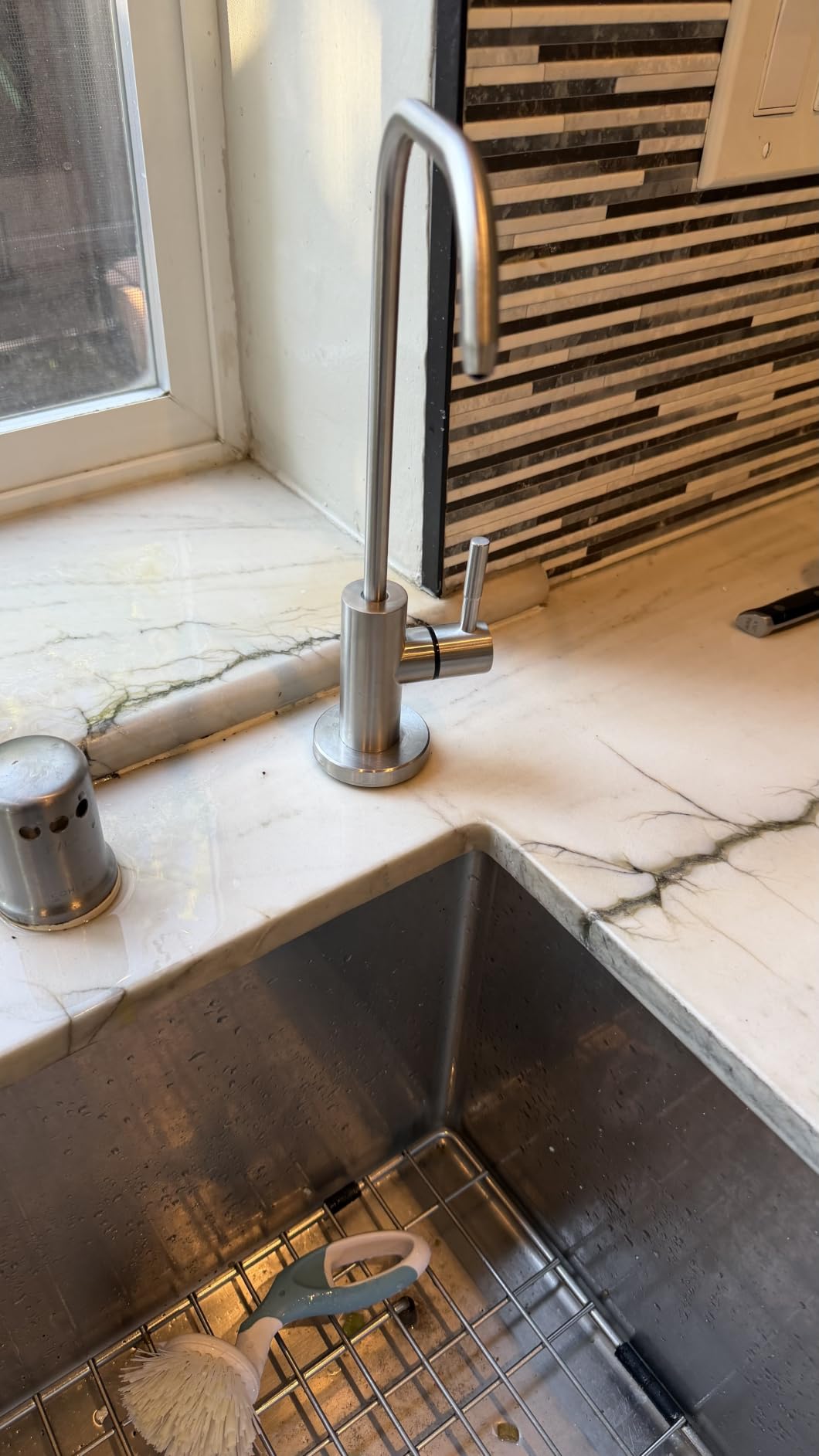 WEWE High-Arc Pull-Down Kitchen Faucet, Brushed Nickel, 3-Mode Sprayer | Soft Silicone Nozzles, Easy to Rub Clean, 360° Swivel, 20-Inch Pull-Down Reach, SUS 304, 1- or 3-Hole Fit, Ceramic Cartridge customer photo 2