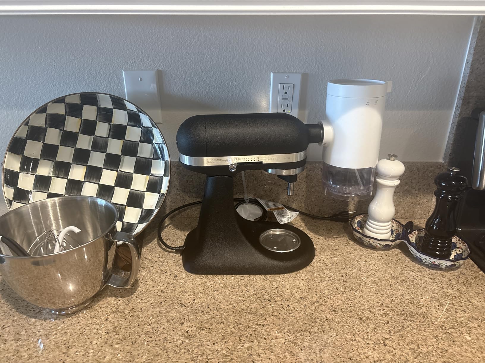 KitchenAid Artisan Mini, 3.5-Qt Tilt Head Stand Mixer, Black Matte, KSM3316XBM customer photo 2