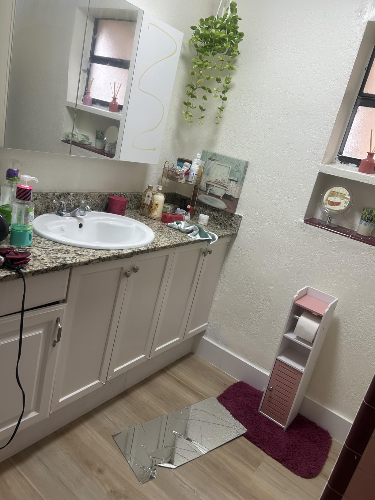Tangkula Mirrored Medicine Cabinet, Large Wide Wall Mounted Storage Cabinet with 3 Mirror Doors, Hanging Bathroom Organizer, White, 34.5 x 5 x 25.5 Inches customer photo 2