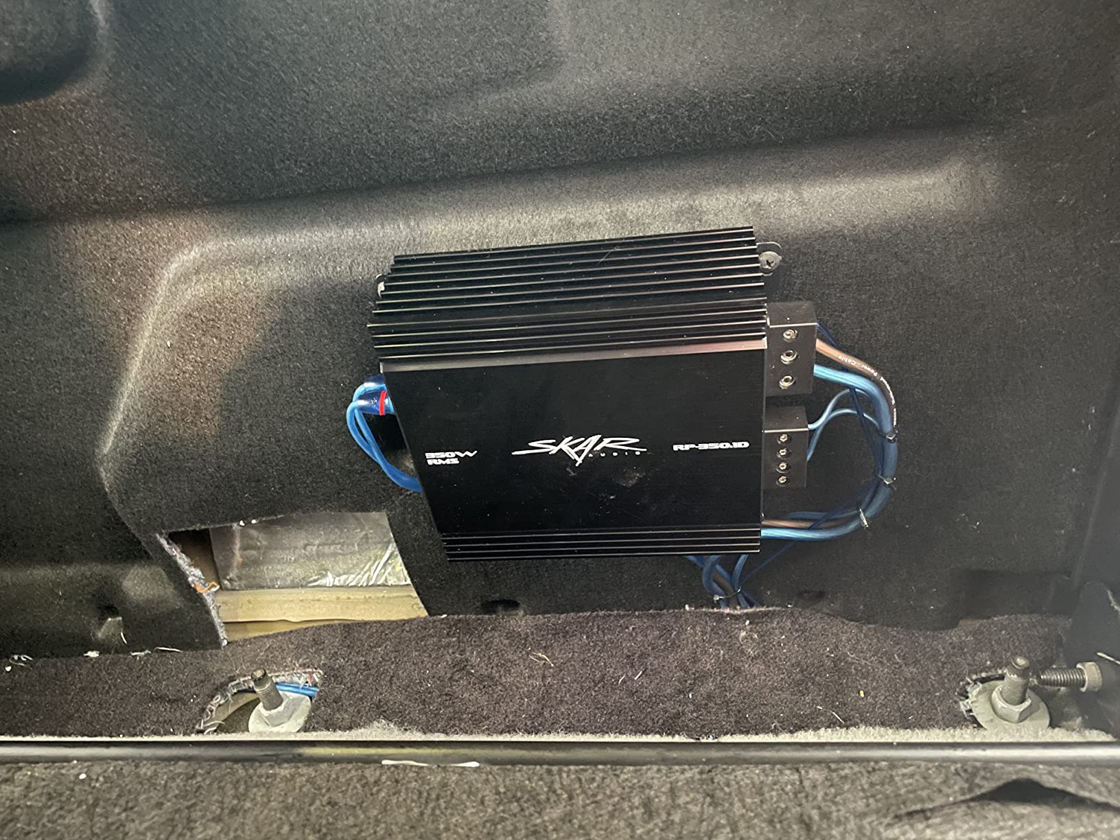 Skar Audio RP-350.1D Monoblock Class D MOSFET Amplifier with Remote Subwoofer Level Control, 350W customer photo 1