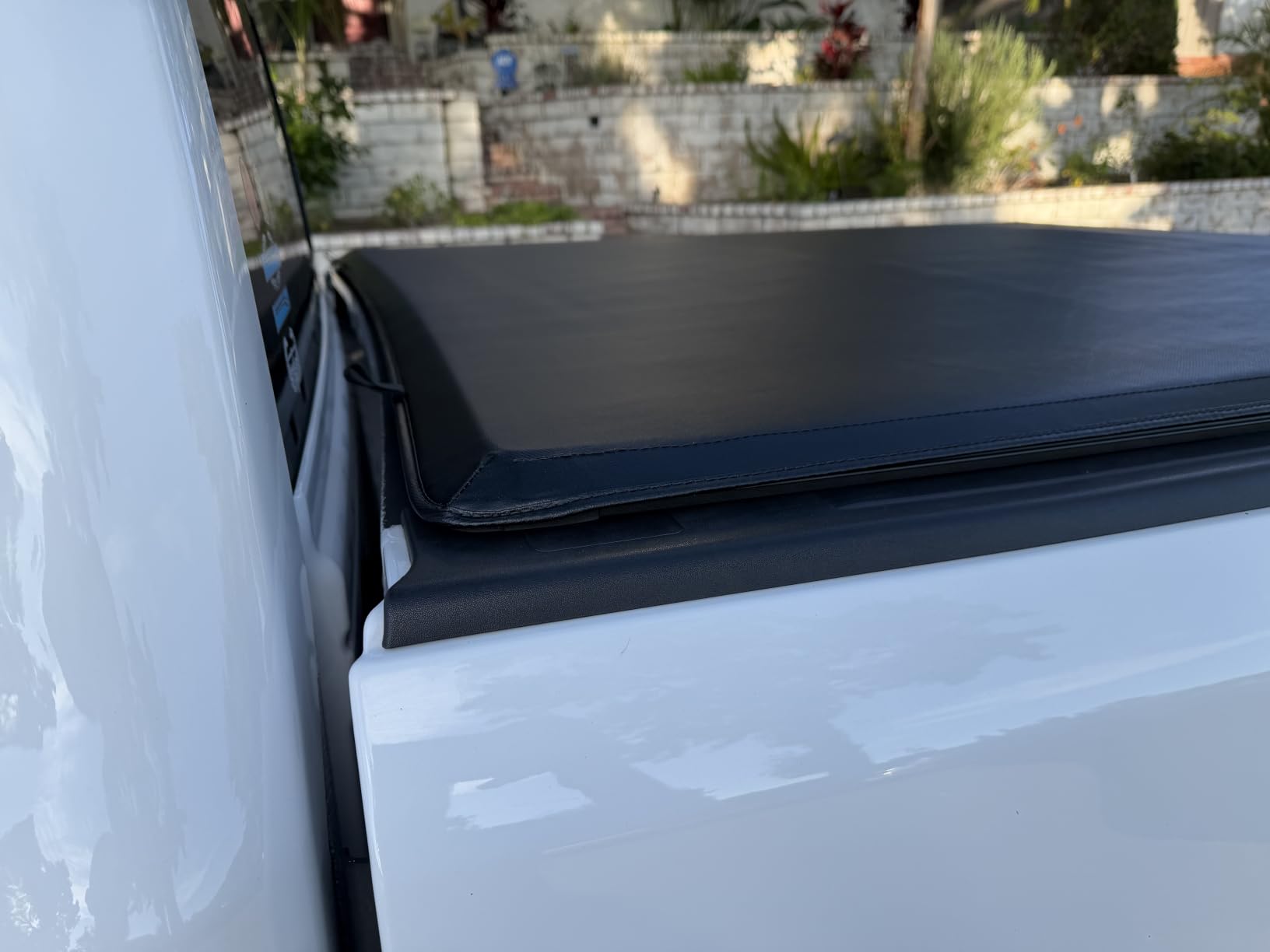 Tyger Auto T1 Soft Roll-up Truck Bed Tonneau Cover Compatible with 2009-2018 Dodge Ram 1500; 2010-2026 2500 3500; 2019-2024 Classic | 6'4