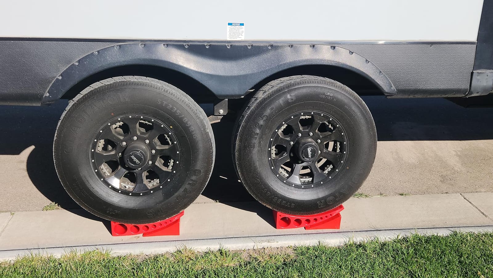 Andersen Hitches 2-Pack Camper Leveler Blocks for RVs and Trailers Up to 30000 lbs Precise 1/2 to 4 Inch Leveling Made in USA customer photo 2