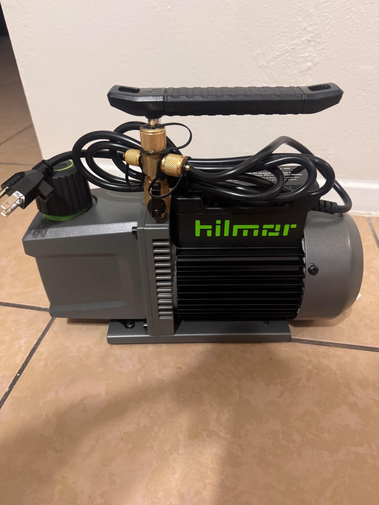 Hilmor 1948121 HVAC 5 CFM Vacuum Pump for HVAC Tools and Equipment, 120 Volts, 1/2 Horsepower, 11 oz. Oil Capacity, 7.5 amps, 3440 RPM customer photo 1
