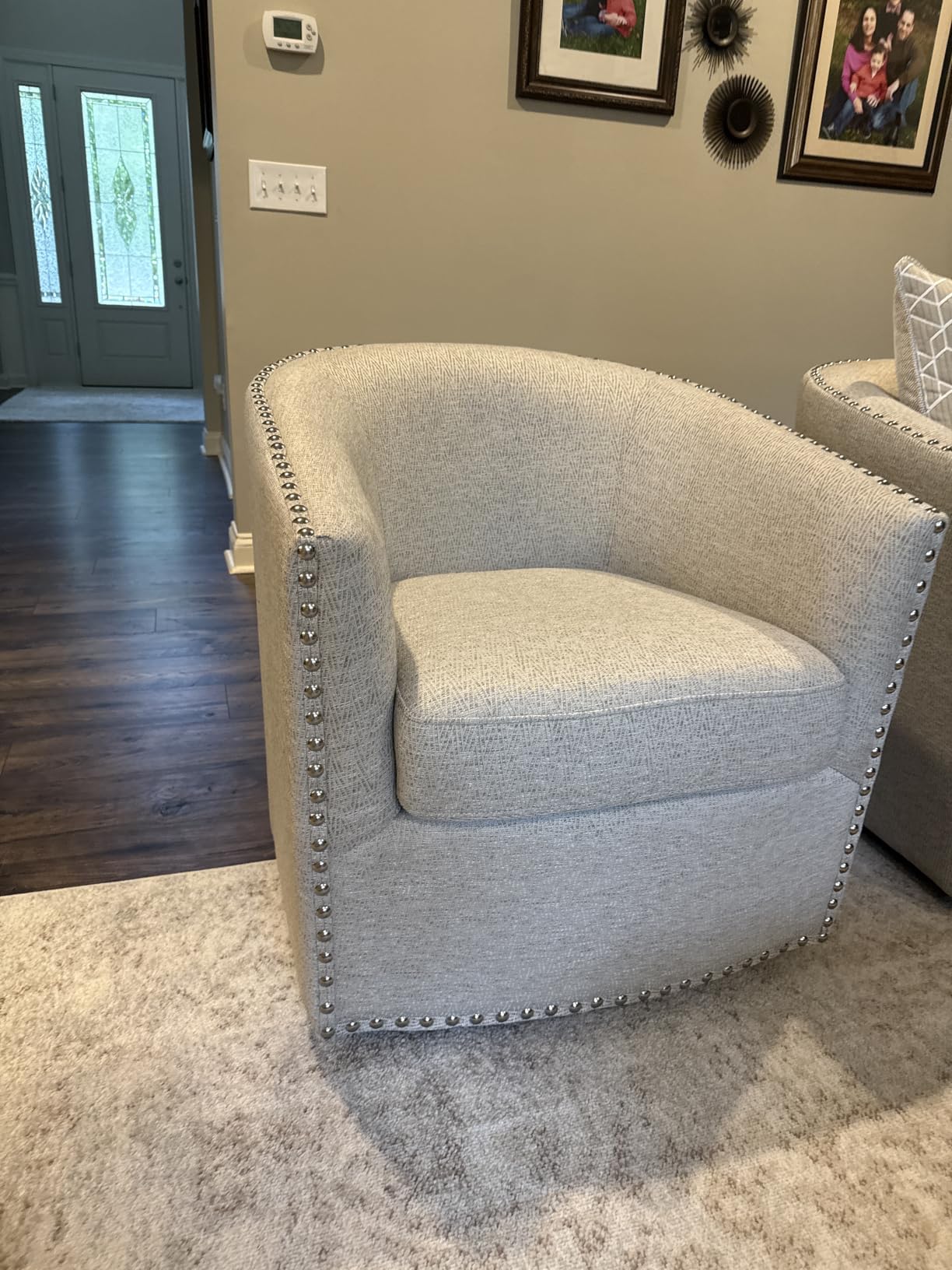 Madison Park Swivel Barrel Accent Chair, Upholstered Curved Back with 7-Inch Thick Woven Cushion, 360° Swivel, Nailhead Trim, Comfy Chair for Living Room, Bedroom, Office, 28