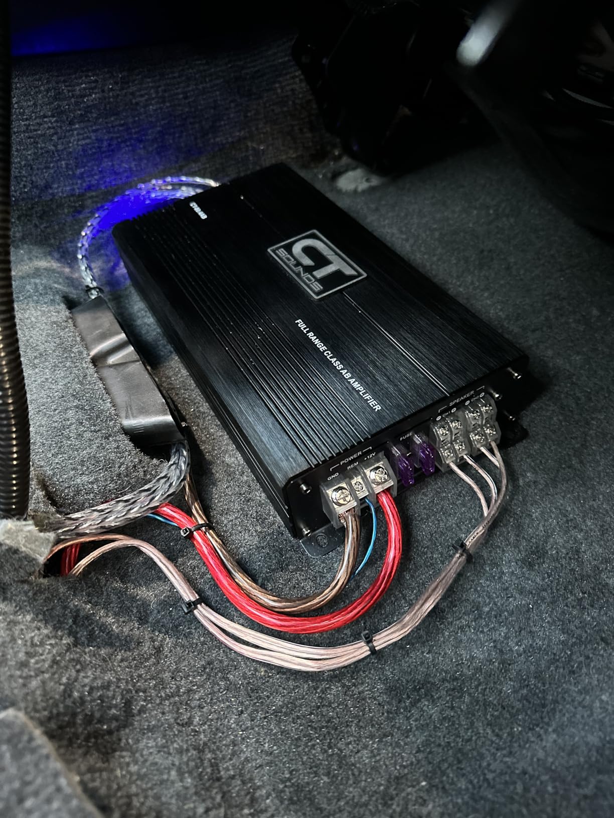 CT Sounds CT-80.4D Full-Range Class D 4 Channel Car Audio Amplifier, 480 Watts RMS customer photo 1