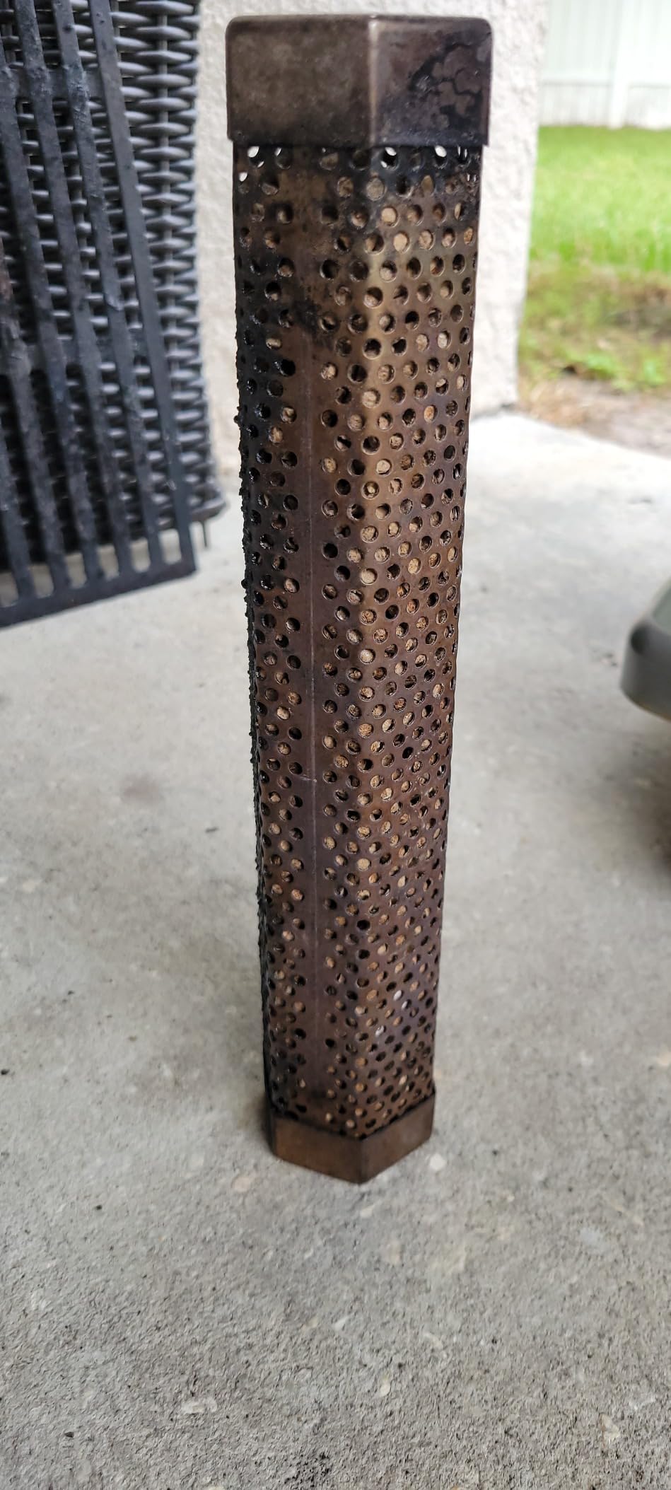 LIZZQ Premium Pellet Smoker Tube 12 inches - 5 Hours of Billowing Smoke | Hot or Cold Smoking - for Any Grill or Smoker - An Easy and Safe Way to Provide Smoking - Free eBook Grilling Ideas & Recipes customer photo 2