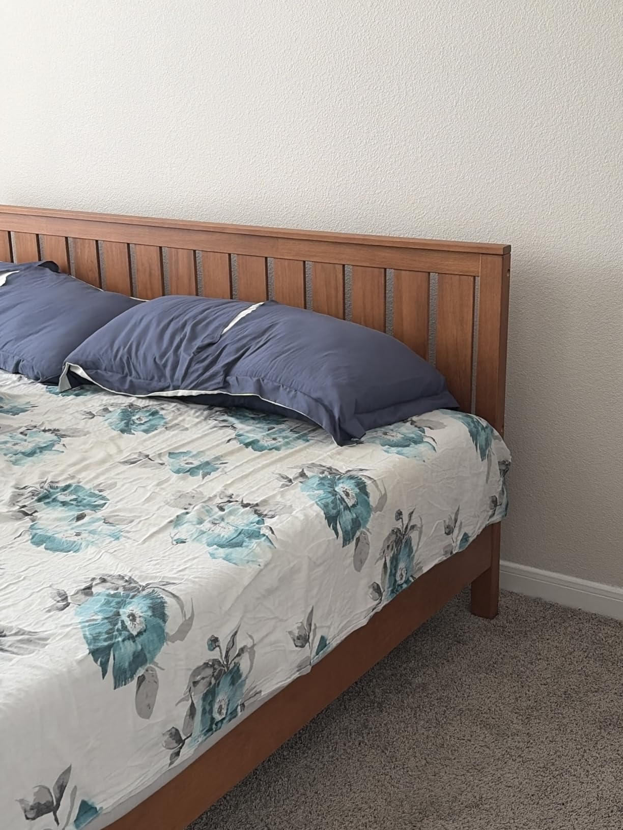 Zinus Vivek Deluxe Wood Platform Bed Frame with Headboard, King customer photo 1