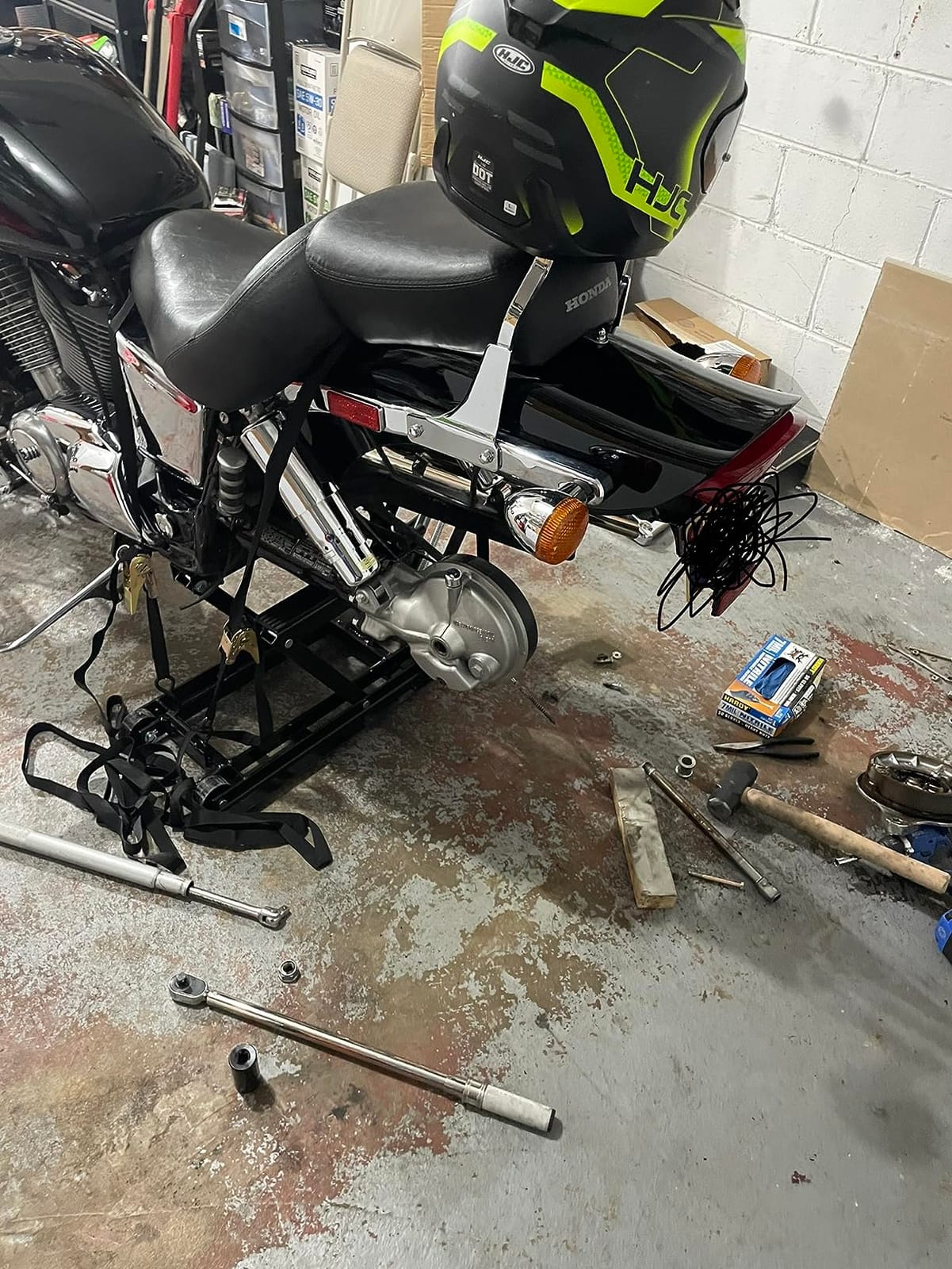 VIVOHOME 1500 LBS Hydraulic Motorcycle Lift Jack customer photo 1