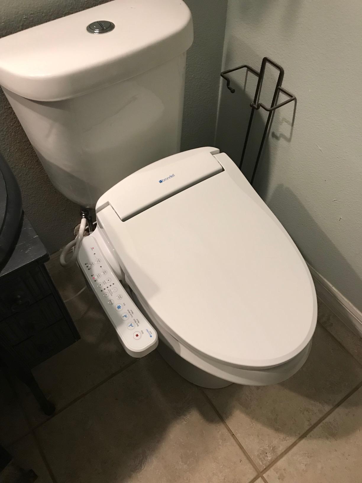 Brondell SE400-EW Swash SE400 Electric Bidet Toilet Seat With Heated Seat, Oscillating Stainless Steel Nozzle, Warm Air Dryer, Night Light, Gentle Close Lid, White Side Arm Control, Elongated customer photo 1