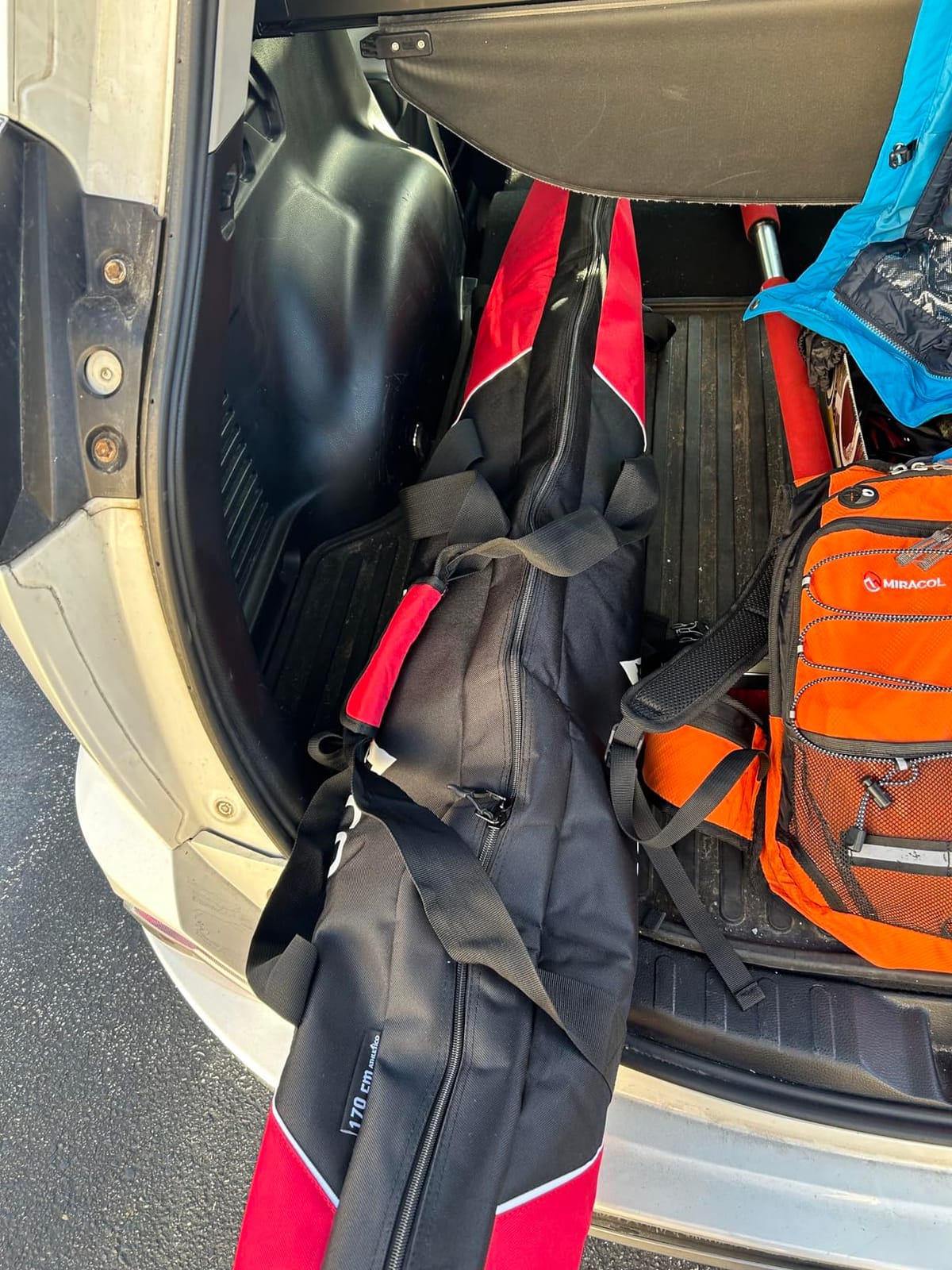 Athletico Mogul Padded Ski Bag - Fully Padded Single Ski Travel Bag customer photo 2