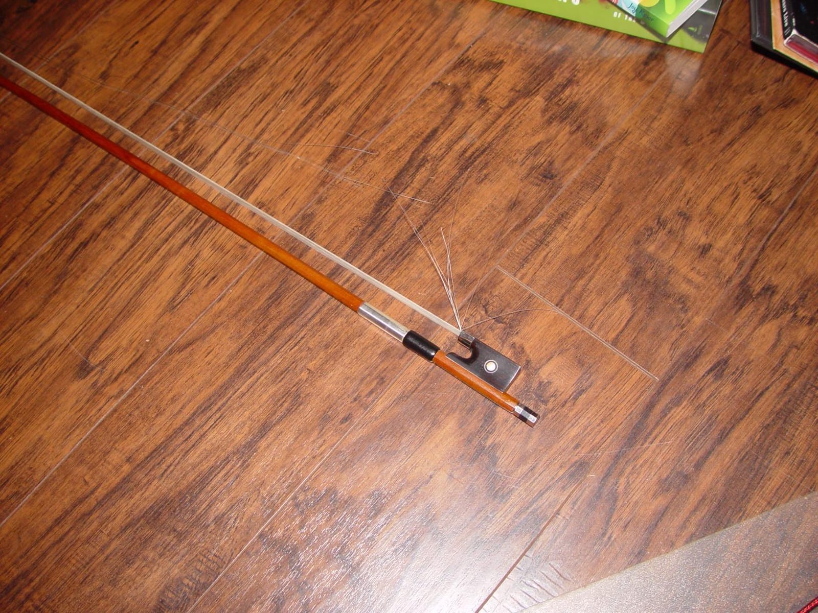 MI&VI NB-510 Brazilwood Violin Bow 4/4 (Full Size) with Ebony Frog | Octagonal Silver Mount | Well Balanced | Light Weight | Mongolian Horse Hair - MIVI Music customer photo 1