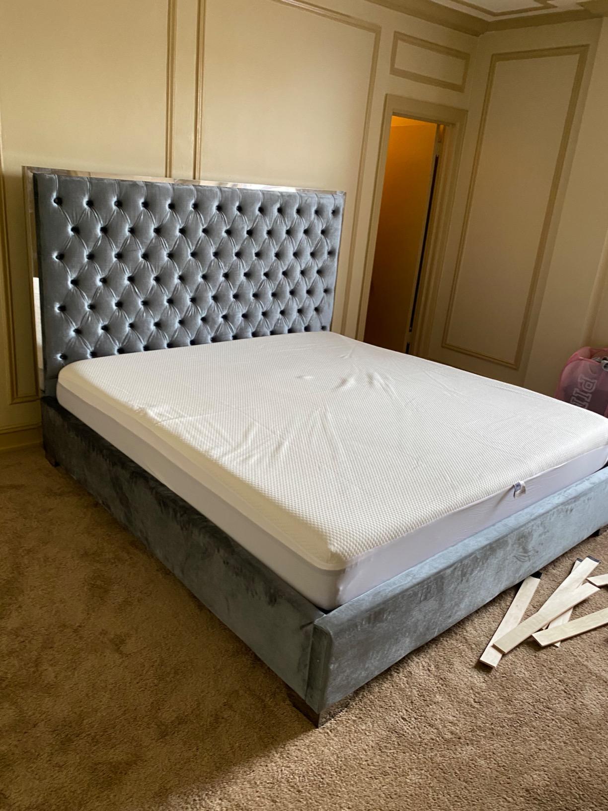 Meridian Furniture Lexi Collection Modern | Contemporary Velvet Upholstered Bed with Deep Tufting, Polished Chrome Stainless Steel Frame and Legs, King, Grey customer photo 1