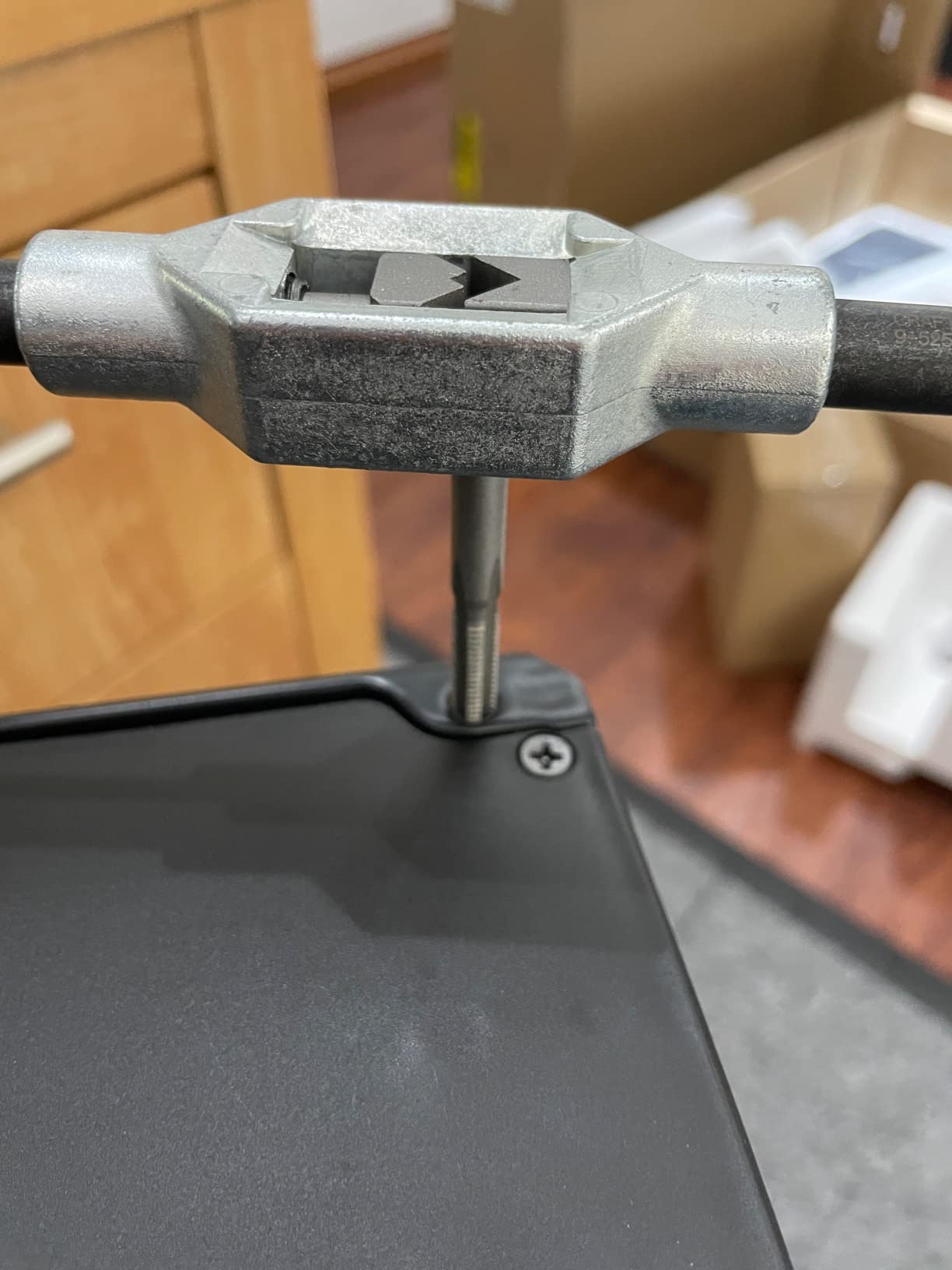 Mount-It! Dual Monitor Electric Standing Desk Converter, Sit-Stand Riser customer photo 2