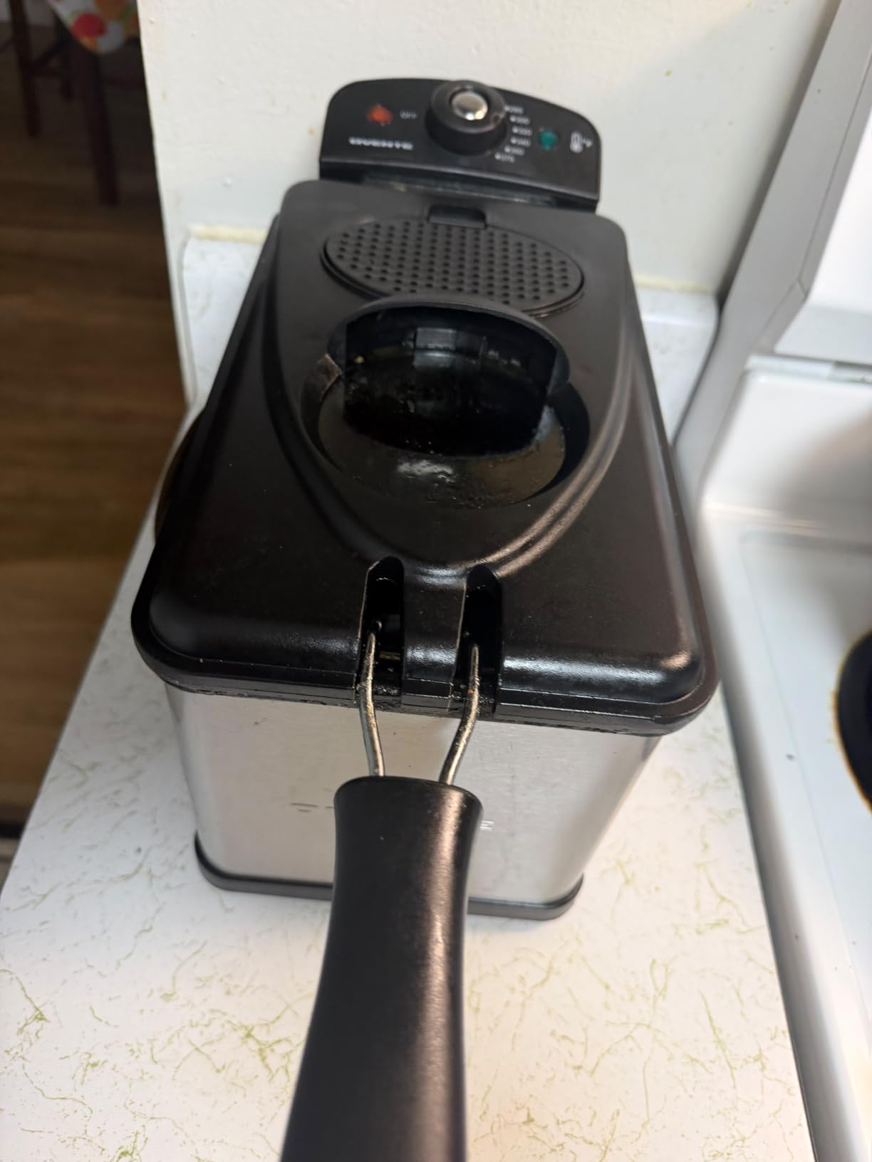 OVENTE Electric Deep Fryer, 2L Capacity, 1500W, Silver FDM2201BR | Lid w/ Viewing Window and Odor Filter, Adjustable Temperature, Removable Frying Basket and Easy to Clean Stainless Steel Body customer photo 1