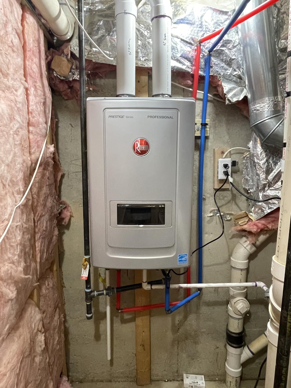 Rheem Prestige Condensing Tankless Gas Indoor Natural Gas Water Heater With Built-in Recirculation 10.0 GPM - RTGH-RH10DVLN customer photo 1
