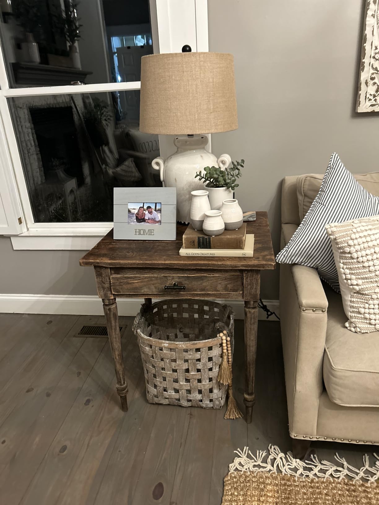 Signature Design by Ashley 27-Inch Farmhouse Ceramic Table Lamp, Cream customer photo 1
