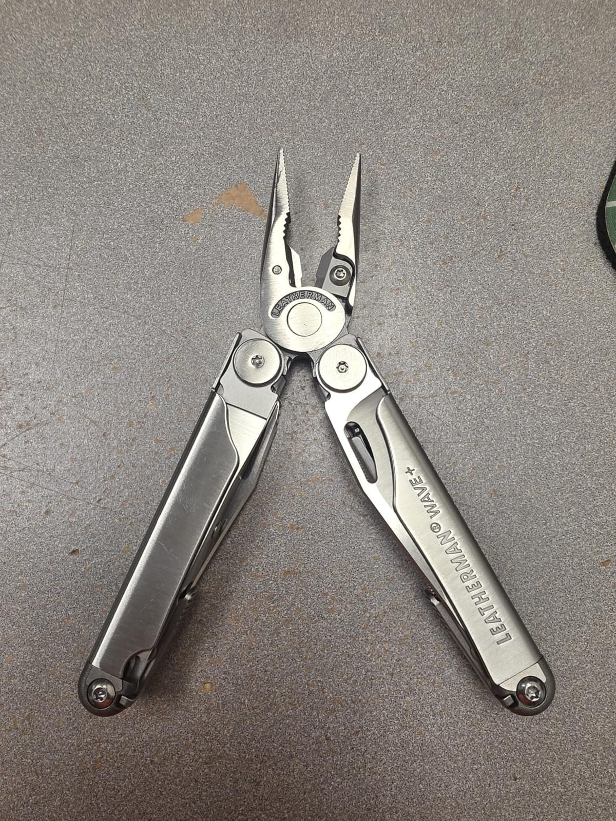 LEATHERMAN Wave Plus 18-in-1 Multi-Tool, DIY and Outdoors, Stainless Steel customer photo 2