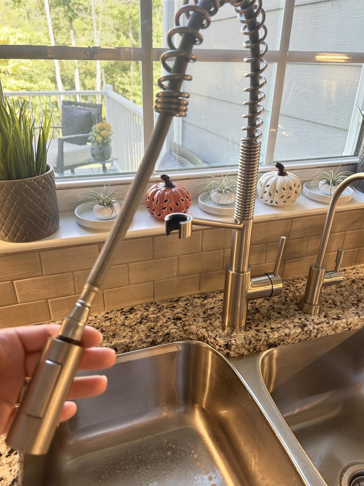 KRAUS Oletto Commercial Style Single Handle Pull Down Kitchen Faucet with QuickDock Top Mount Installation Assembly in Spot Free Stainless Steel, KPF-2631SFS customer photo 1