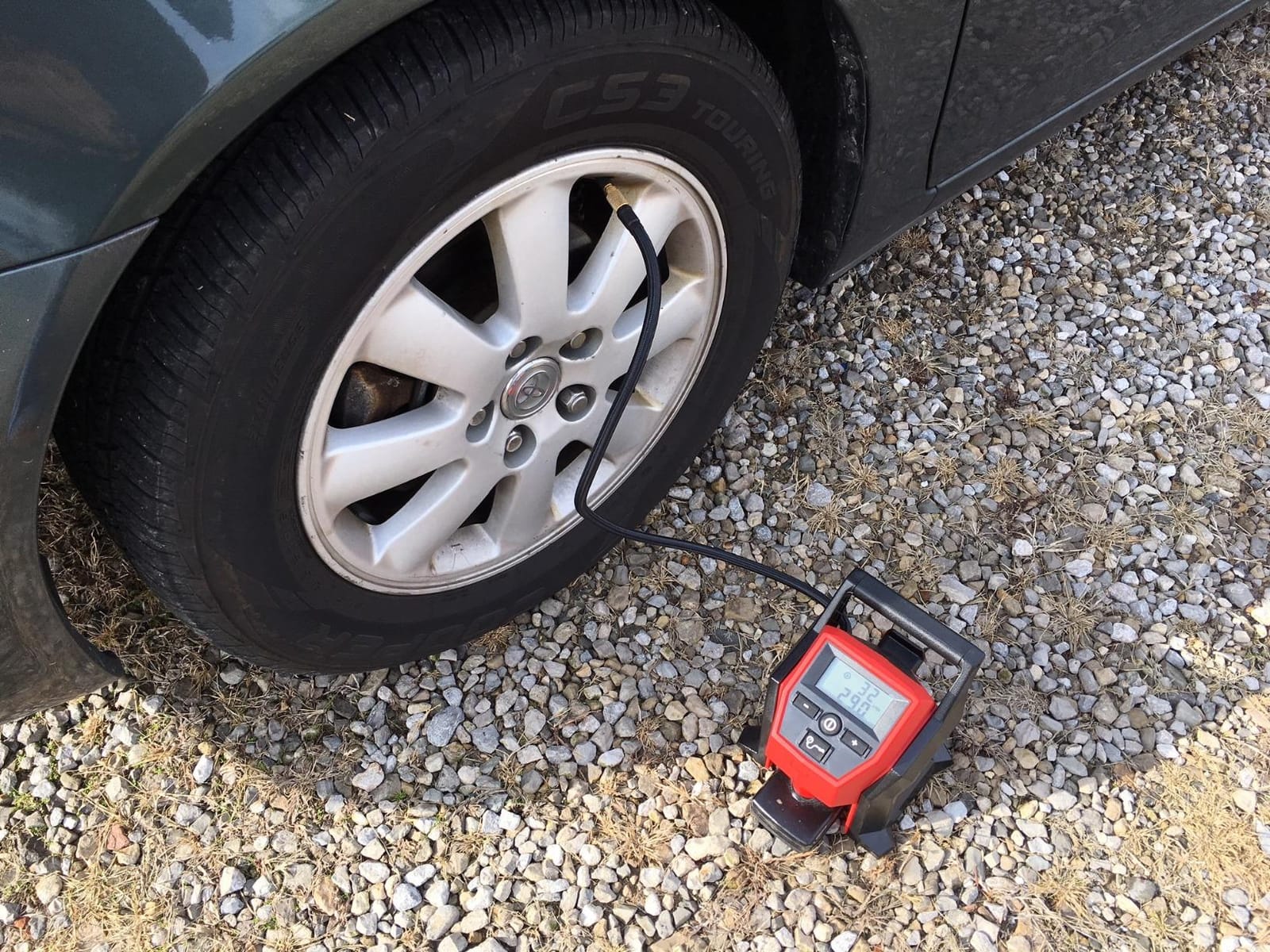 Milwaukee Electric Tools 2475-20 M12 Compact Inflator customer photo 1