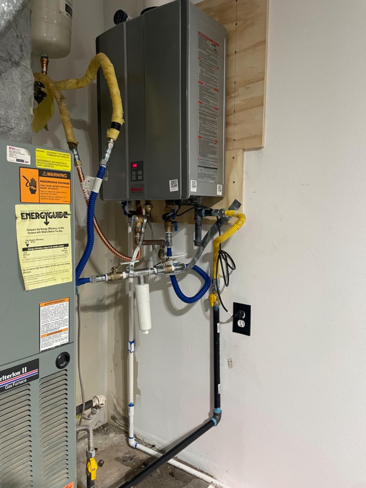 Rinnai RU199iN Condensing Tankless Hot Water Heater, 11 GPM, Natural Gas, Indoor Installation customer photo 2