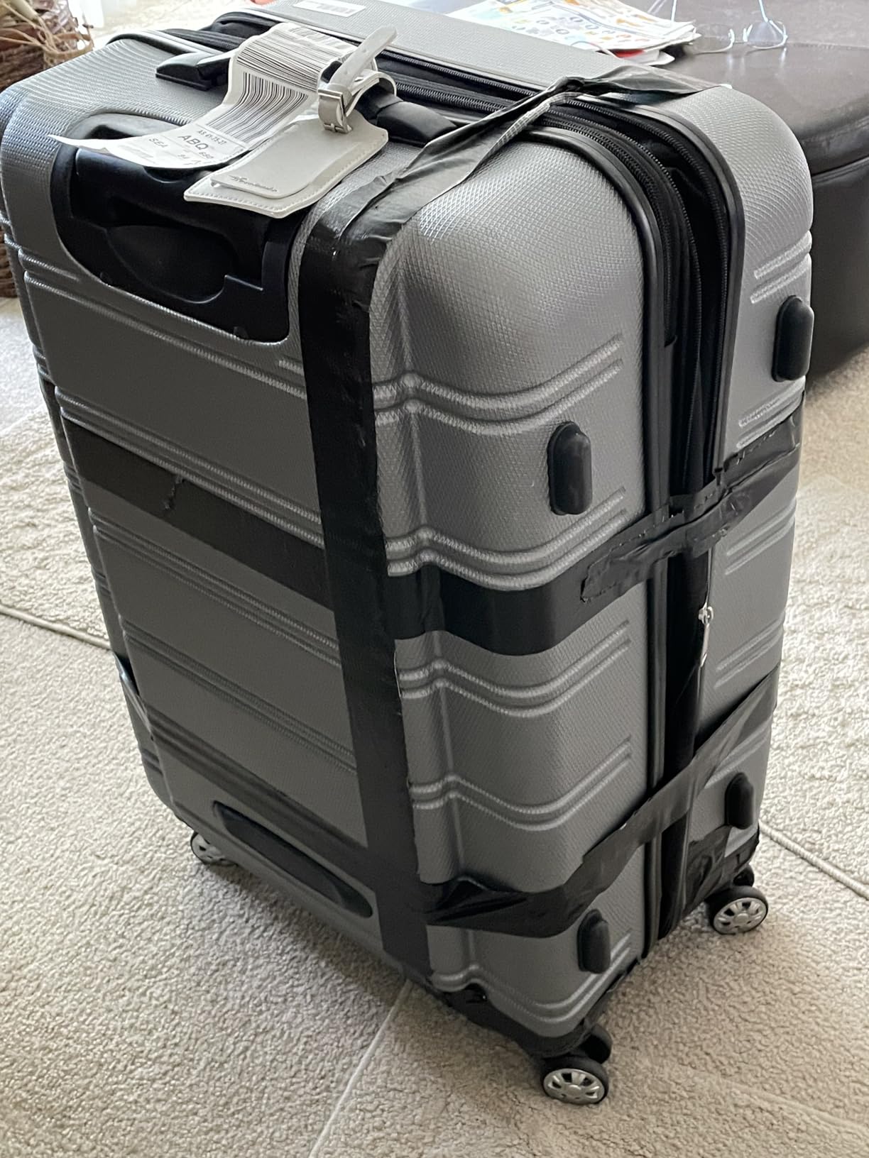 Rockland Melbourne Hardside Expandable Spinner Wheel Luggage, Checked Large 28