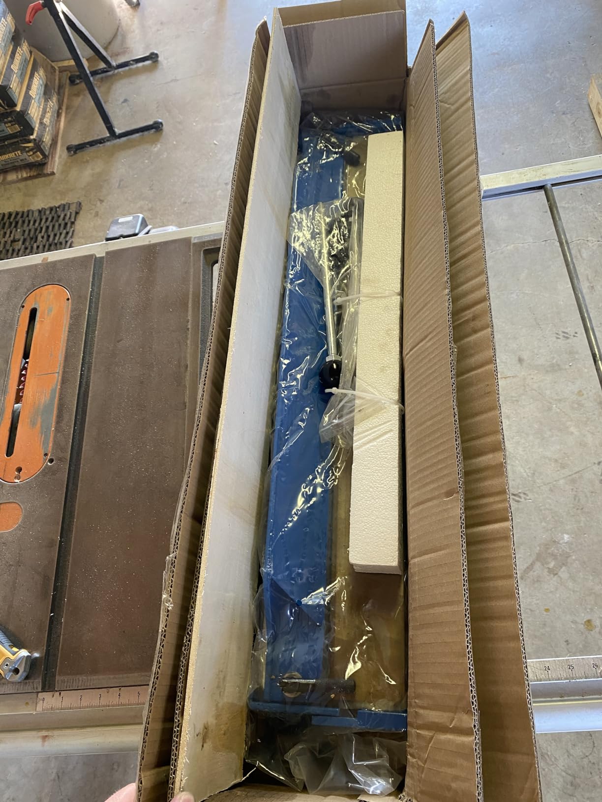 KF5002 Sheet Metal Brake Steel Bending Brake Sheet Metal Bender Metal Folder 28 Inch (730mm) 18 Ga (1.2mm) Capacity for Steel Aluminum Copper customer photo 1