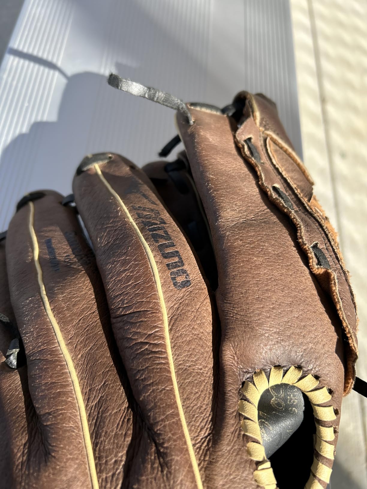 Mizuno Prospect PowerClose Youth Baseball Glove Series I V-Flex Notch I Parashock Palm Pad I Buttersoft Palm Liner customer photo 1