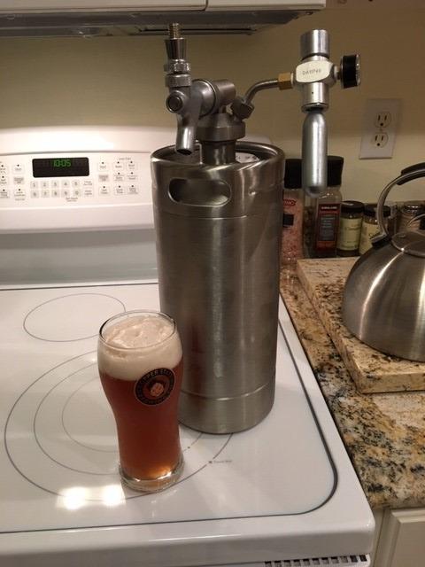 NutriChef Pressurized Growler Tap System, 64oz Stainless Steel Mini Keg Dispenser Portable Kegerator Kit, Co2 Pressure Regulator Keeps Carbonation for Craft Beer, Draft and Homebrew customer photo 1