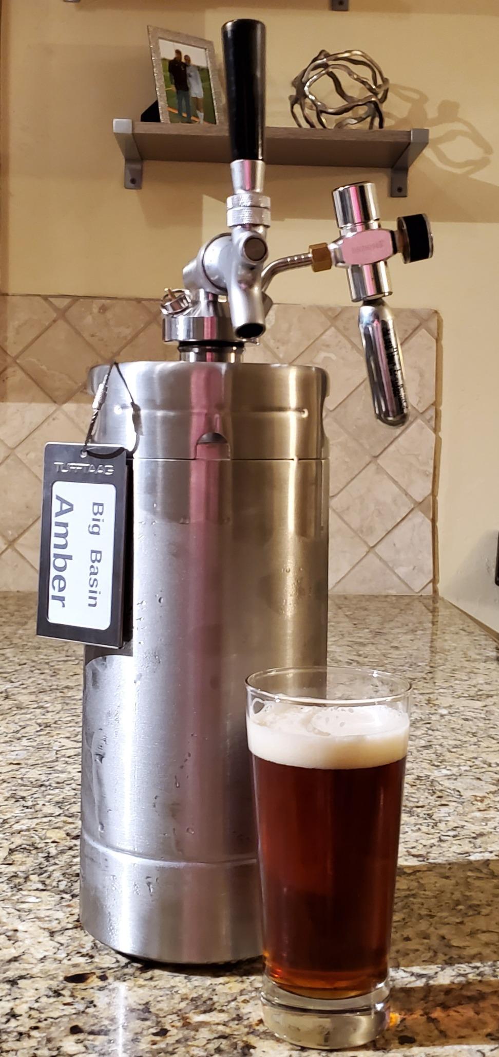 NutriChef Pressurized Growler Tap System, 64oz Stainless Steel Mini Keg Dispenser Portable Kegerator Kit, Co2 Pressure Regulator Keeps Carbonation for Craft Beer, Draft and Homebrew customer photo 2