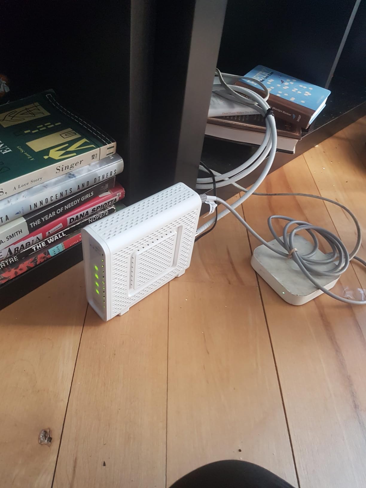 ARRIS SURFboard SB8200 DOCSIS 3.1 Cable Modem | Up to 1 Gbps Plans customer photo 1