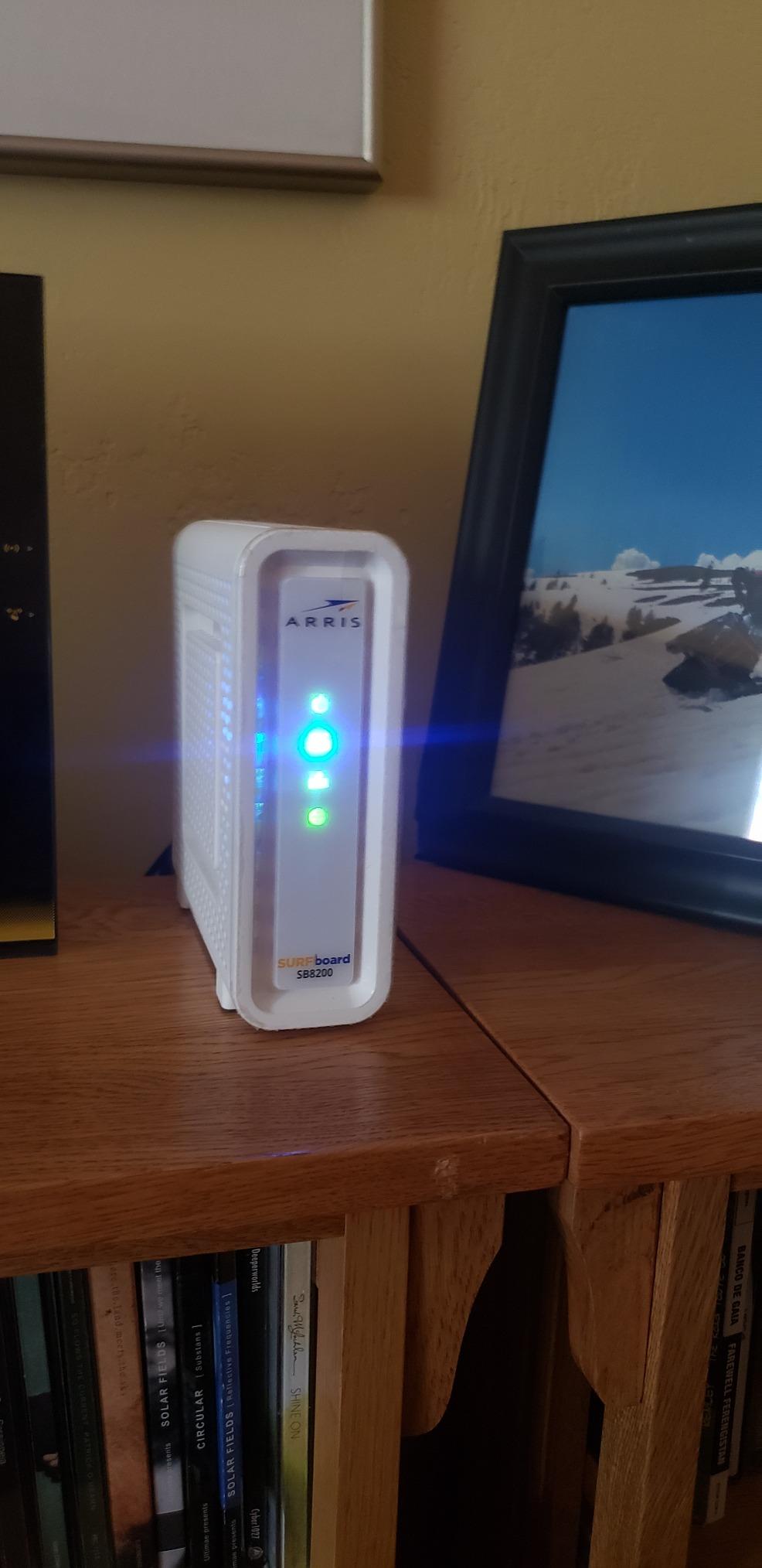 ARRIS SURFboard SB8200 DOCSIS 3.1 Cable Modem | Up to 1 Gbps Plans customer photo 2