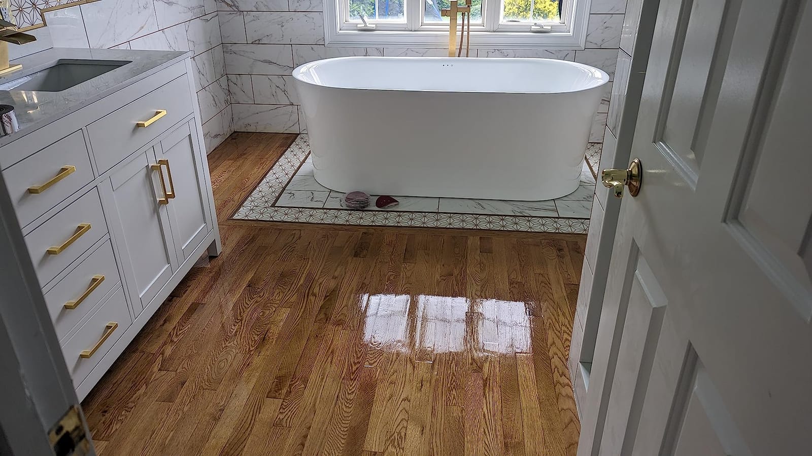 ANZZI Whirlpool Freestanding Bathtub 67 Inch Jericho Series Air Jetted customer photo 2