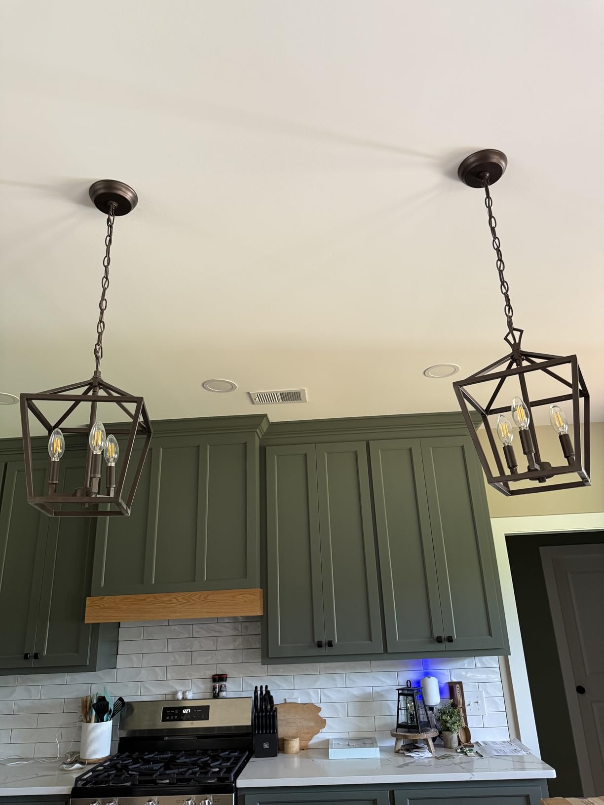 JONATHAN Y Pagoda 4-Light Pendant 16