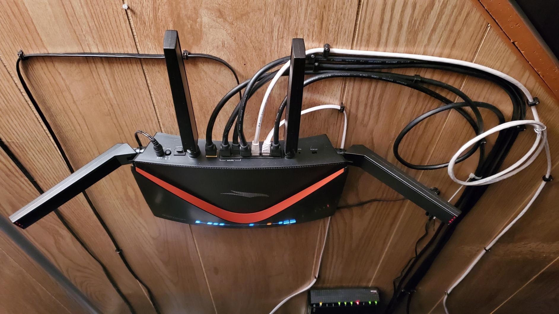 NETGEAR Nighthawk Pro Gaming XR700 WiFi Router with 6 Ethernet Ports and Wireless speeds up to 7.2 Gbps, AD7200, Optimized for The Lowest ping customer photo 1