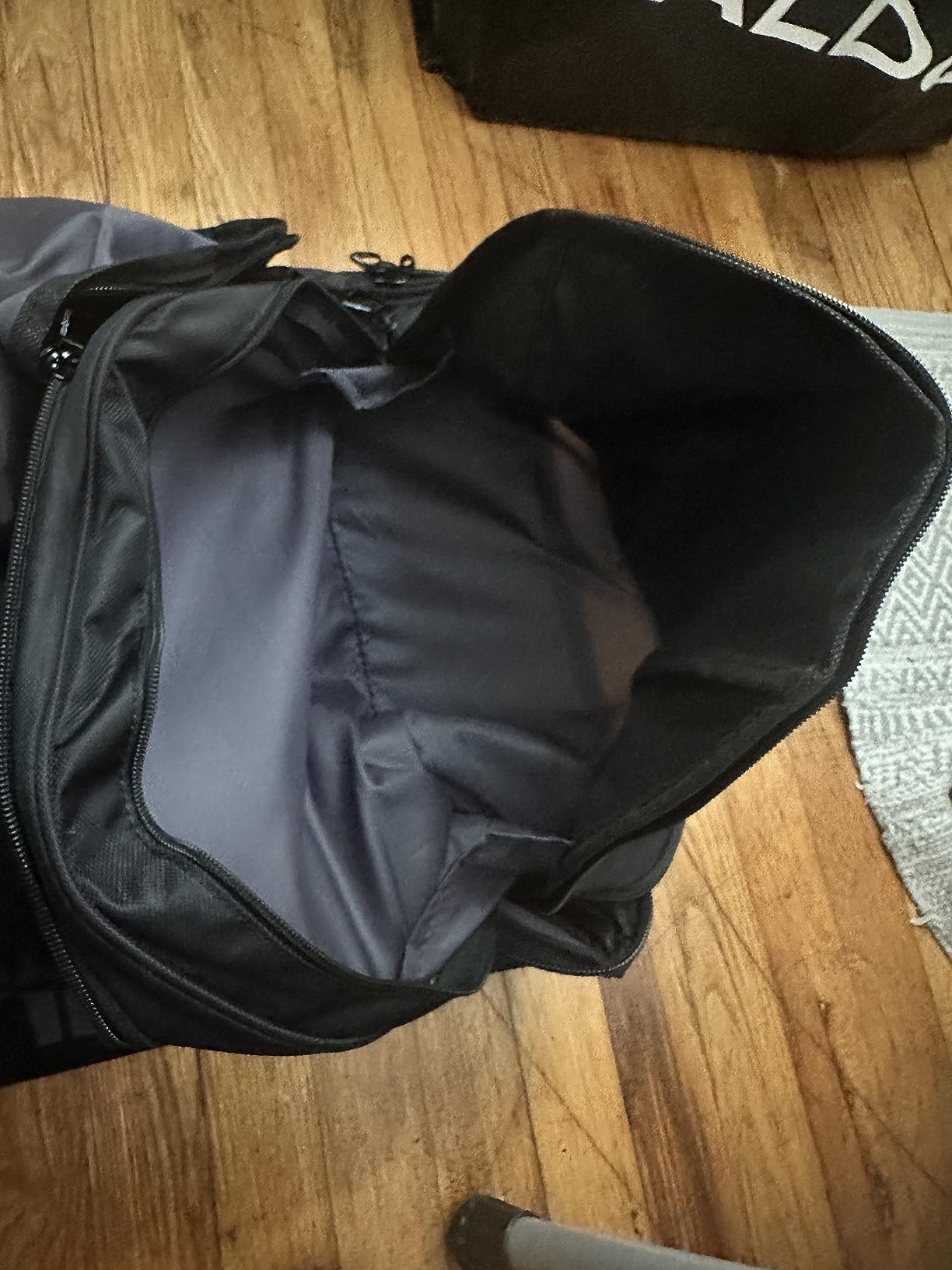 Samsonite Andante 2 Wheeled Duffel Bag – 32-Inch Durable Rolling Luggage with Inline Skate Wheels, Push-Button Handle & Spacious Compartments – Travel-Friendly and Lightweight - All Black customer photo 1