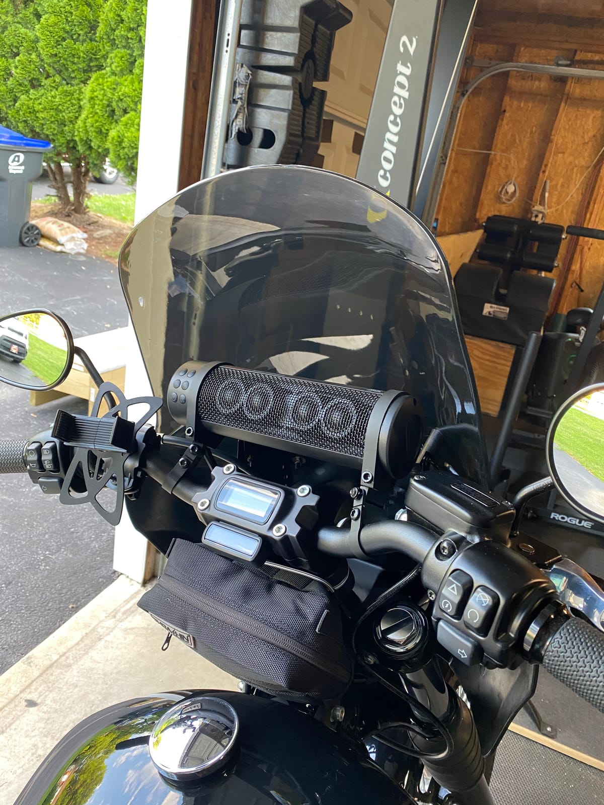 Kuryakyn 2720 MTX Road Thunder Weather Resistant Motorcycle Sound Bar Plus: 300 Watt Handlebar Mounted Audio Speakers with Bluetooth, USB Power Charger, Satin Black customer photo 2