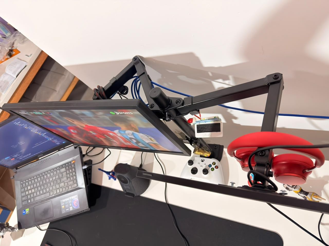 HUANUO Dual Monitor Mount for 2 Monitors up to 32 inches, Heavy Duty Dual Monitor Stand Holds up to17.6lbs, Dual Monitor Arm with Height Adjustable Tilt Swive Rotate, VESA Hole 75mm or 100mm customer photo 1