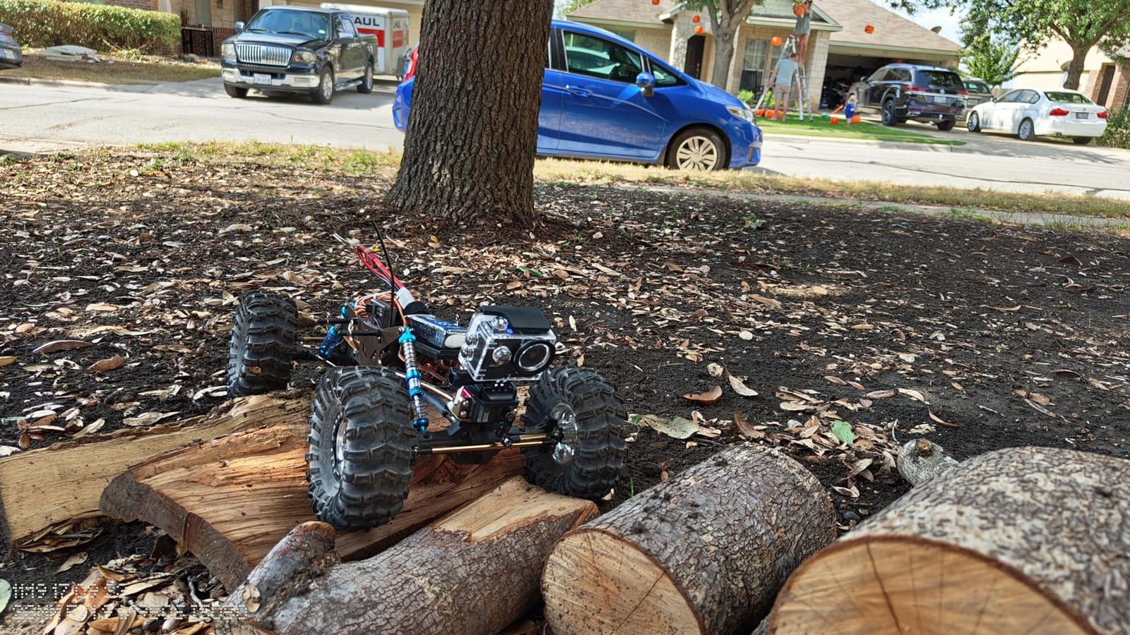 Redcat Racing Everest 10 1/10 Scale Electric RC Rock Crawler, 4WD Shaft Driven RC Truck with Waterproof Electronics, Aluminum Chassis, Beadlock Tires, 2.4GHz RTR with Battery & Charger- Red and Black customer photo 1