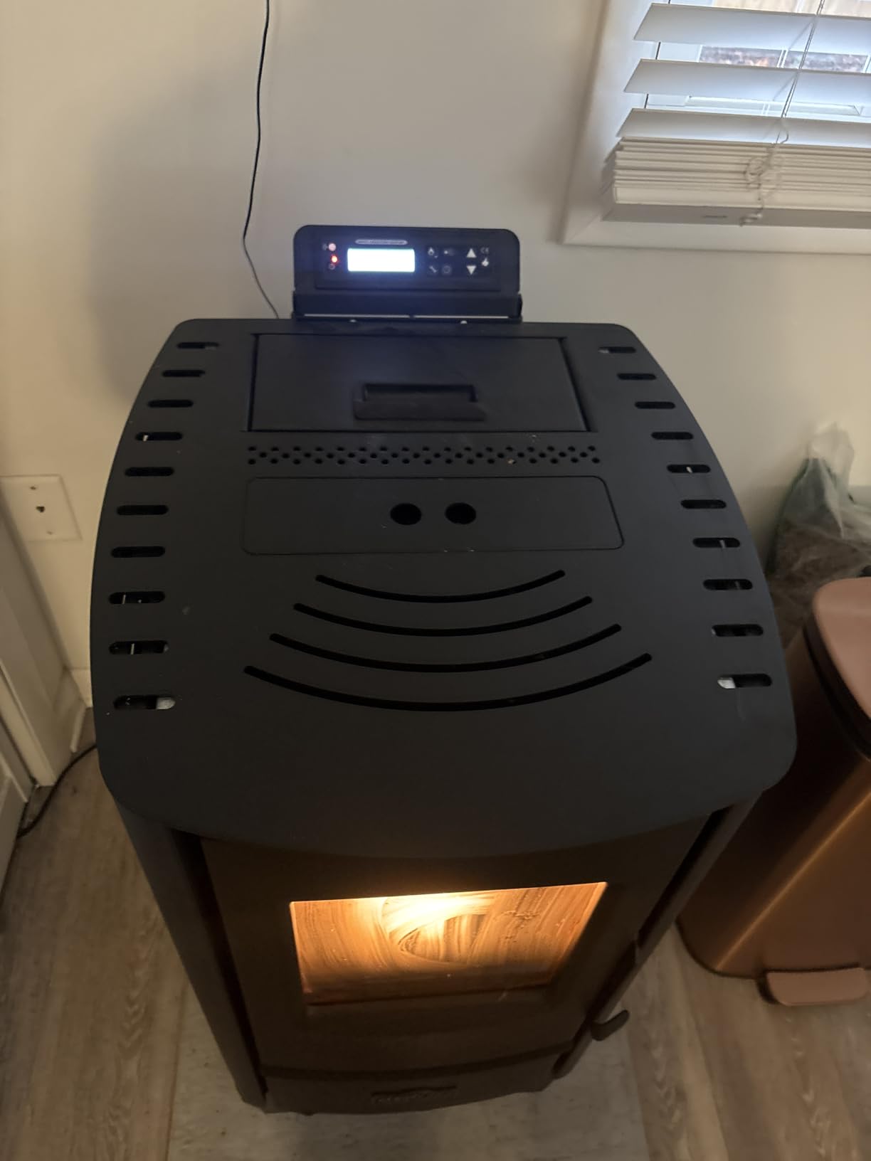 Mr. Heater Cleveland Iron Works Small Pellet Stove - 24lb Hopper customer photo 1