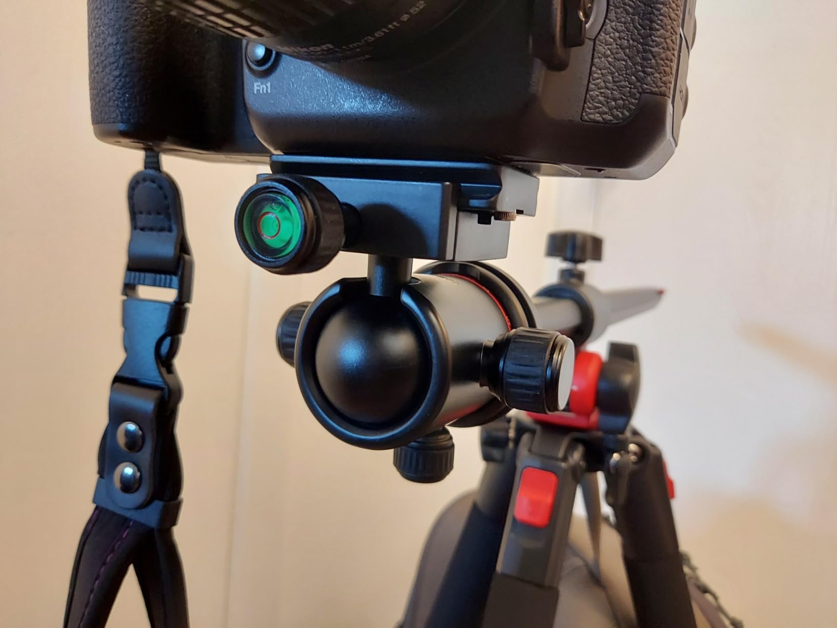 NEEWER 72 inch Camera Tripod Monopod with Center Column and Ball Head Aluminum, Arca Type QR Plate, Bag, Horizontal Tripod Overhead Camera Mount for DSLR Camera, Video Camcorder, Max Load: 33lb customer photo 1