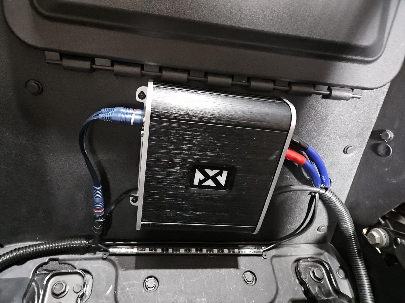 NVX VAD10001 v2 Model Monoblock Class D Amplifier 2000W Peak customer photo 2