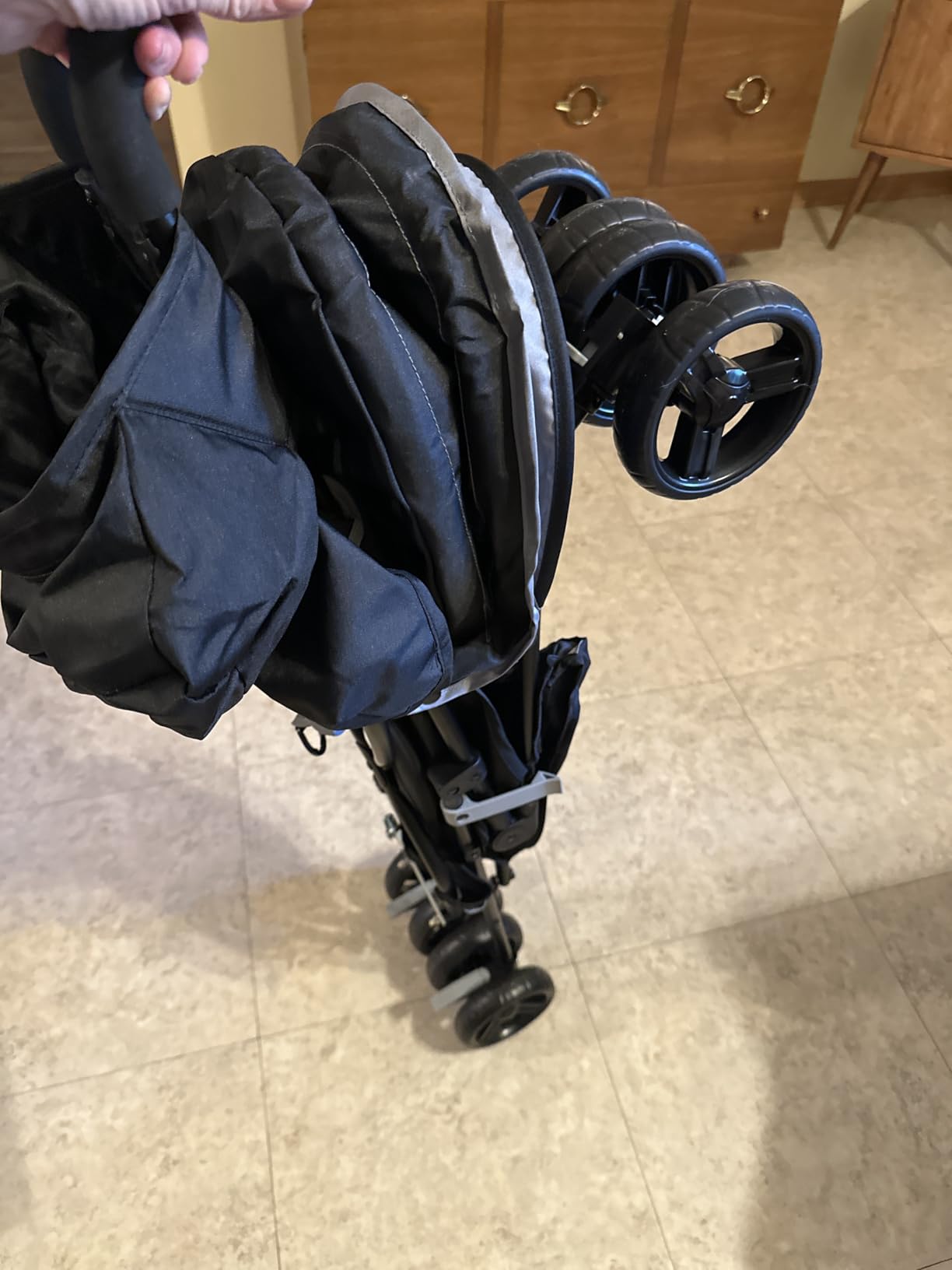 Ingenuity 3D Mini Convenience Stroller – Lightweight Stroller with Compact Fold, Multi-Position Recline, Canopy with Pop Out Sun Visor and More – Umbrella Stroller for Travel and More, Gray customer photo 2