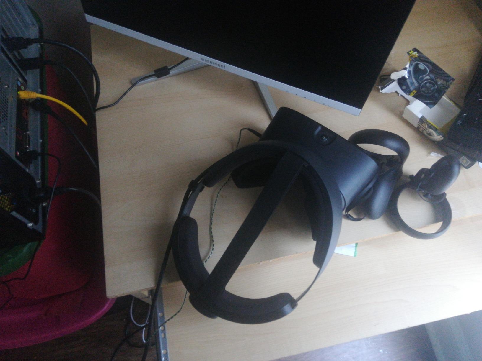 Oculus Rift S PC-Powered VR Gaming Headset customer photo 1