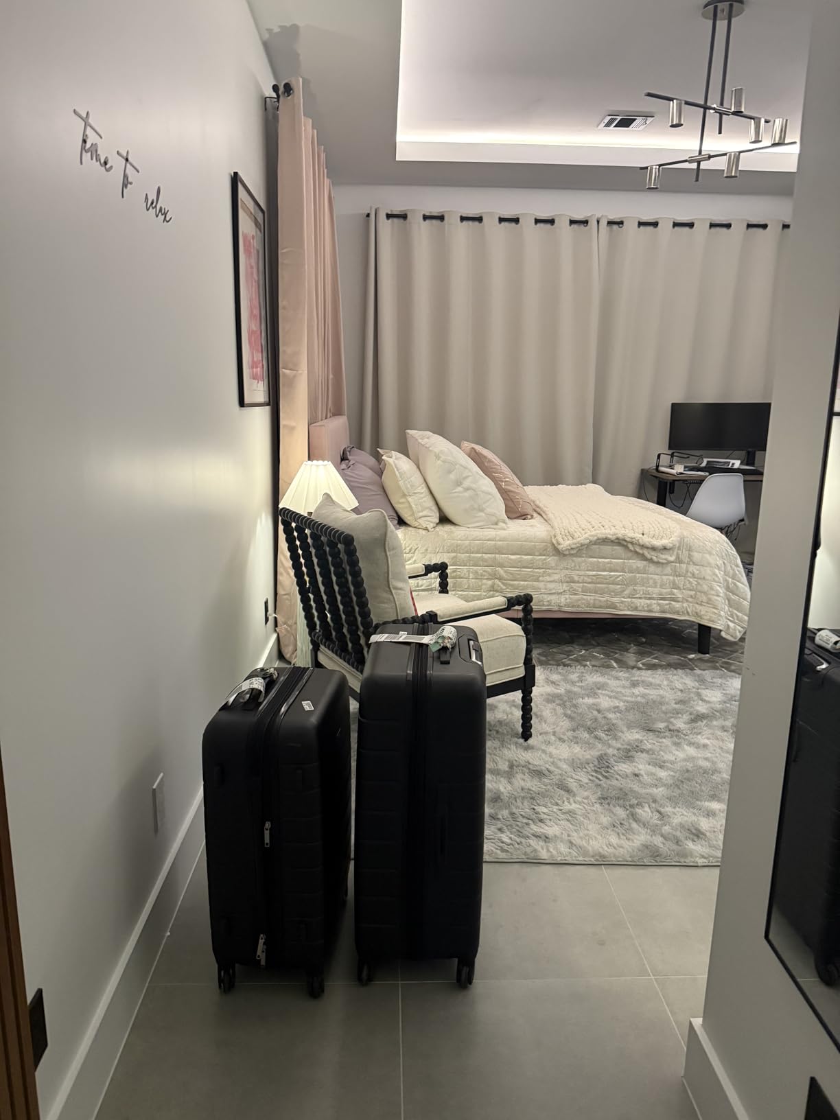 Wrangler Smart Spinner Hardside Luggage, 3 Piece Set, Black customer photo 2
