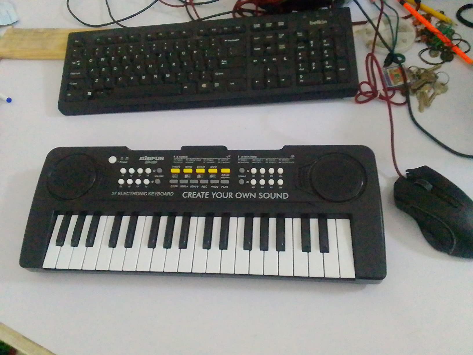 37 Keys Kid Toddler Piano Keyboard Musical Toys with Microphone customer photo 1