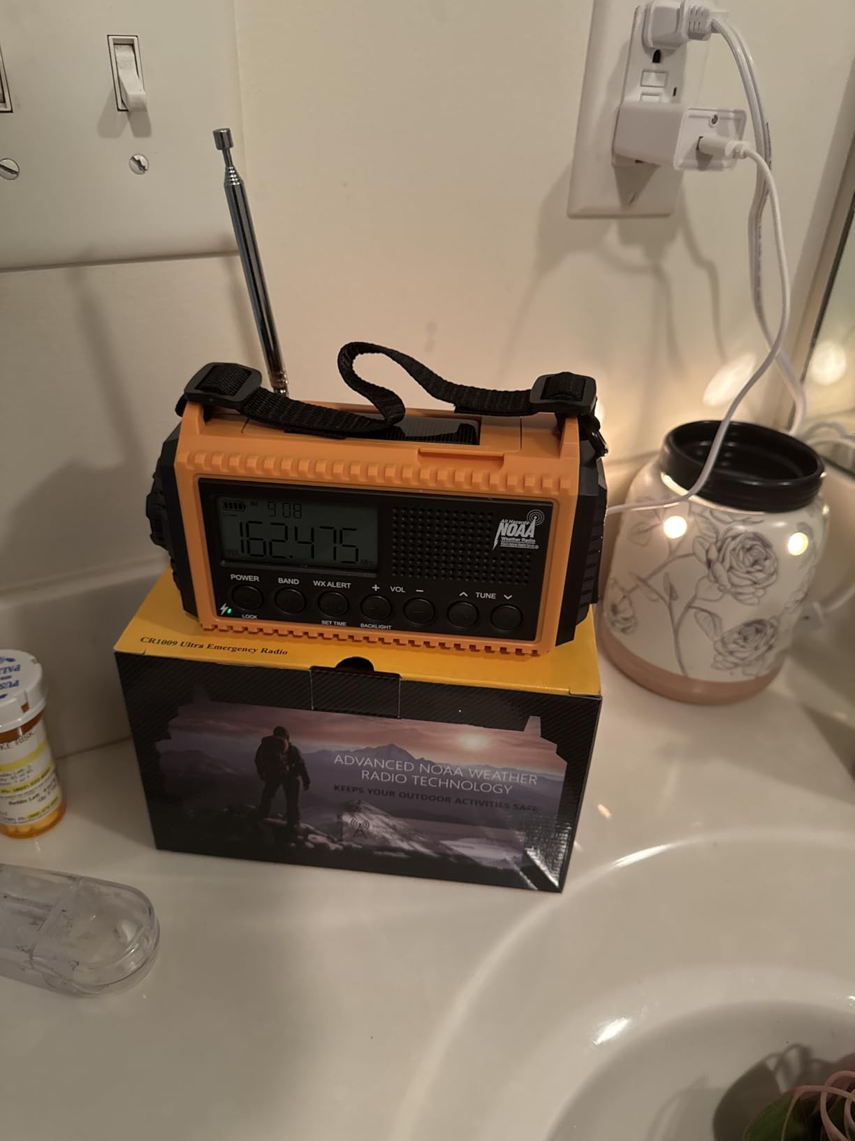NOAA Weather Radio, Hand Crank Emergency Radio Solar Battery Operated AM FM customer photo 1
