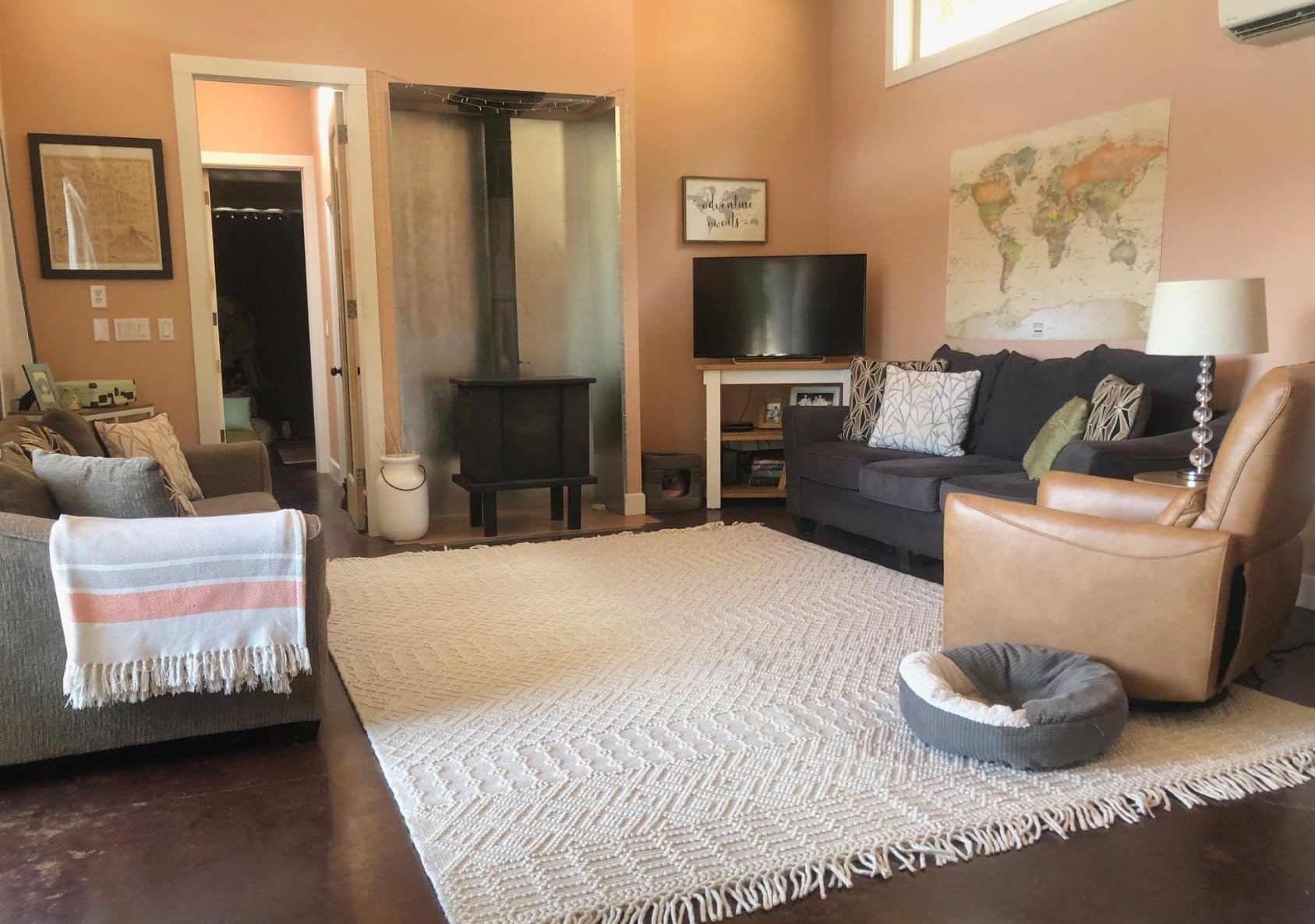 SAFAVIEH Area Rug 8x10 - Natura Collection - Large - Ivory, Handmade Wool, Moroccan Boho Fringe Design, Ideal for Living Room, Bedroom, Dining Space (NAT852B) customer photo 1