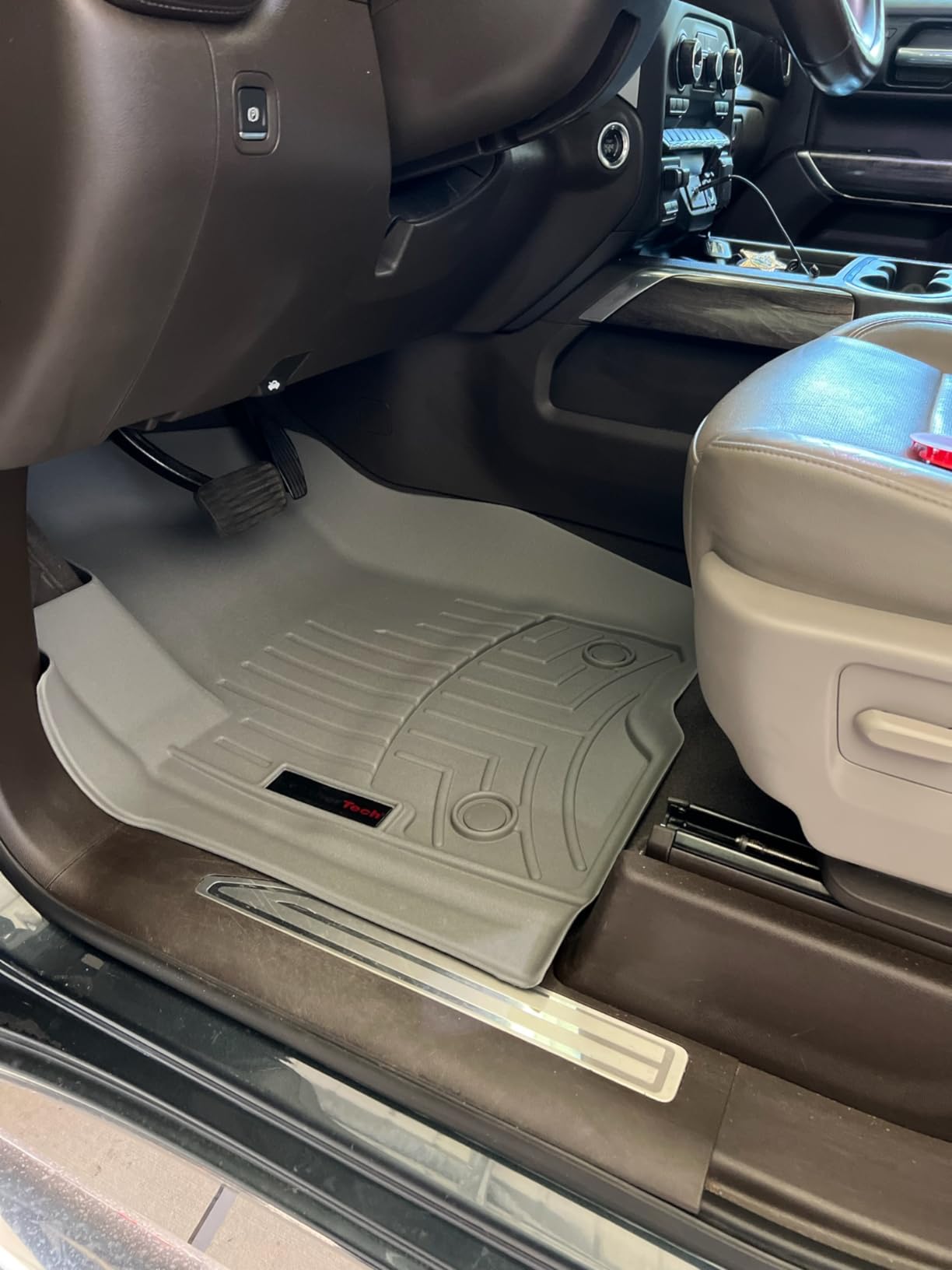 WeatherTech FloorLiners fits 2019-2026 Chevrolet Silverado 1500 / 2500HD / 3500HD, GMC Sierra 1500 / 2500HD / 3500HD - Crew Cab (1st & 2nd Row) Black customer photo 2