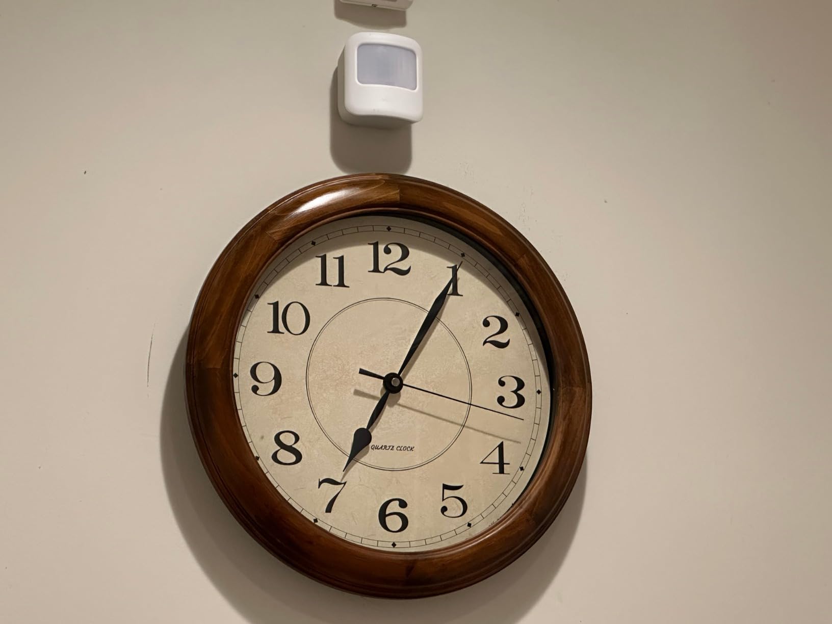 Kesin Wall Clock Wood 14 Inch Silent Wall Clocks Large Decorative customer photo 1