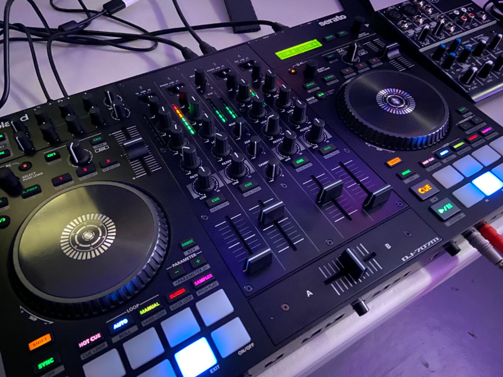 Roland DJ-707M DJ Controller | 4-channel Serato DJ controller with dual USB and feedback suppression customer photo 1